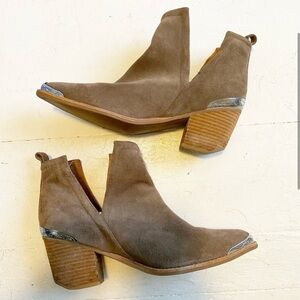 Jeffery Campbell Cromwell Cut Out Tan Suede Silver Tip Boots Size 11 EUC